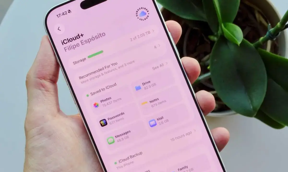 En iPhone visar lagringsutrymme i iCloud. Här ser man hur mycket som används för foton, meddelanden och säkerhetskopior. Ett bra sätt att hålla koll på sitt iCloud pris.