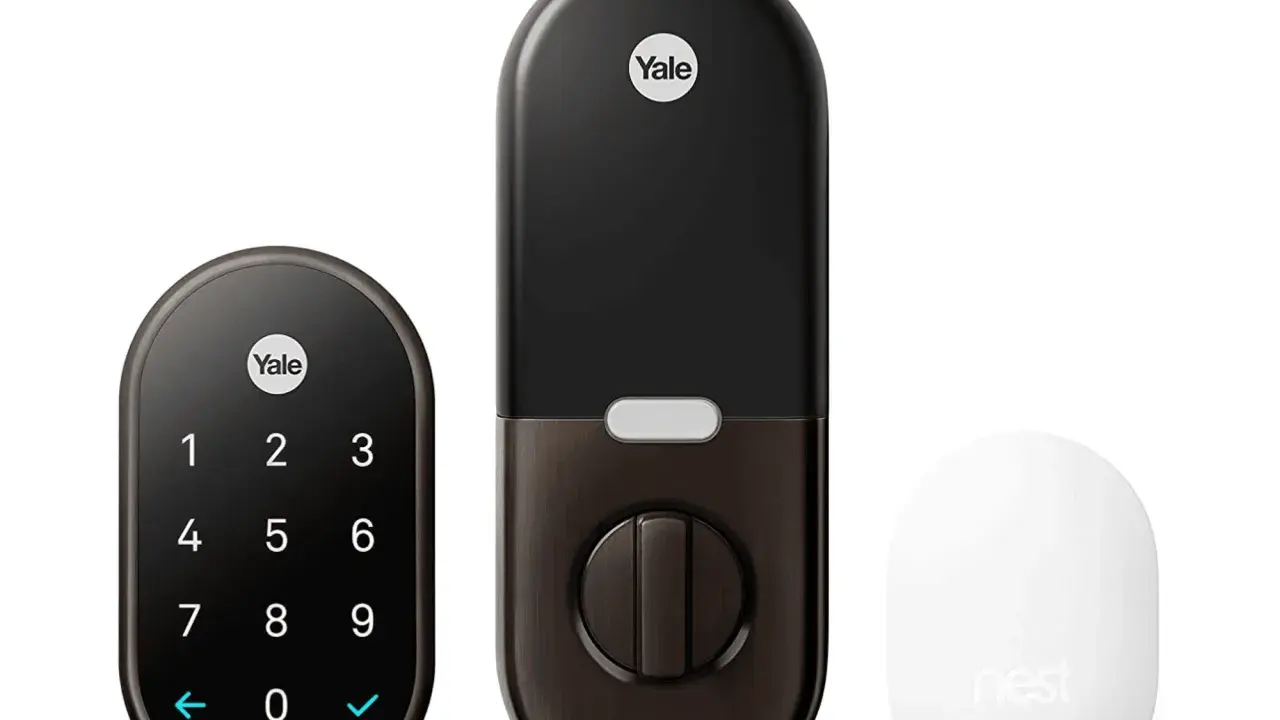 Yale Doorman-komponenter: tangentbord, lås och Nest-hub. Perfekt för att återställa Yale Doorman till fabriksinställningar.