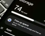 Telefonen visar 74 GB använt utrymme. Dags att rensa telefonen och frigöra plats!