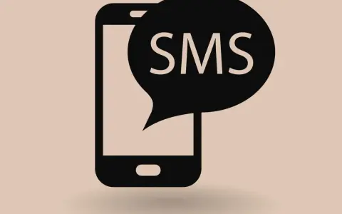 Enkel illustration av en mobiltelefon med en pratbubbla som visar texten "SMS". Ett meddelande i mobilen.