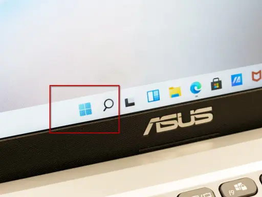 Startmeny i Windows 11 med ikonen för start och sökfältet.