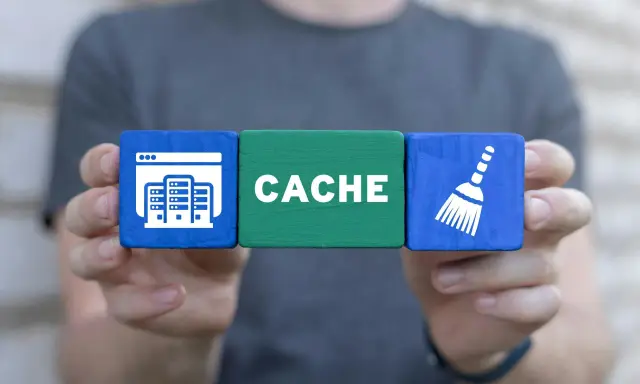 Tre kuber visar ikoner: en webbläsare med servrar, ordet "CACHE" och en sopkvast. Det kan symbolisera rensning av gamla hemsidor.