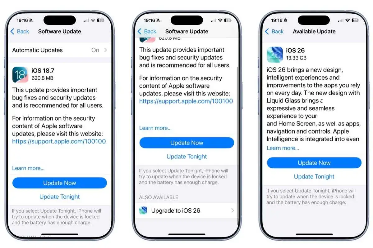 Tre iPhones visar uppdateringsskärmar. En visar iOS 18.7, en annan en uppdatering med buggfixar, och den tredje erbjuder uppgradering till iOS 26.