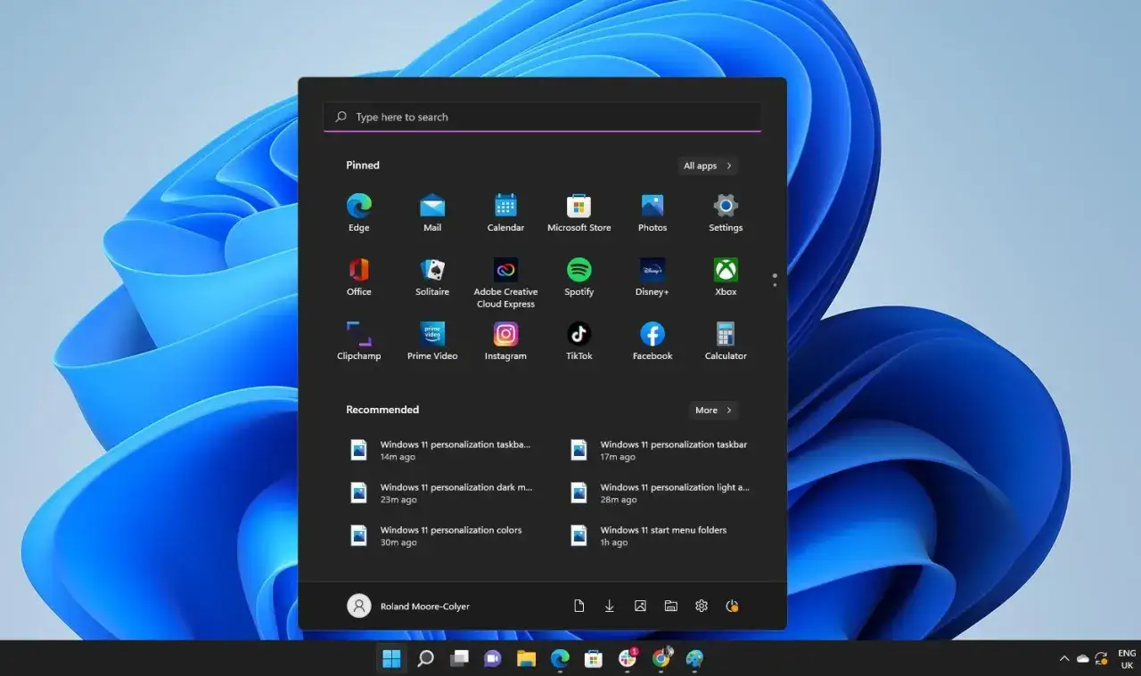 Startmenyn i classic shell windows 11 visar fästa appar som Edge, Mail, Kalender och Microsoft Store, samt rekommenderade filer.