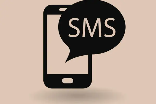 Enkel illustration av en mobiltelefon med en pratbubbla som visar texten "SMS". Ett meddelande i mobilen.